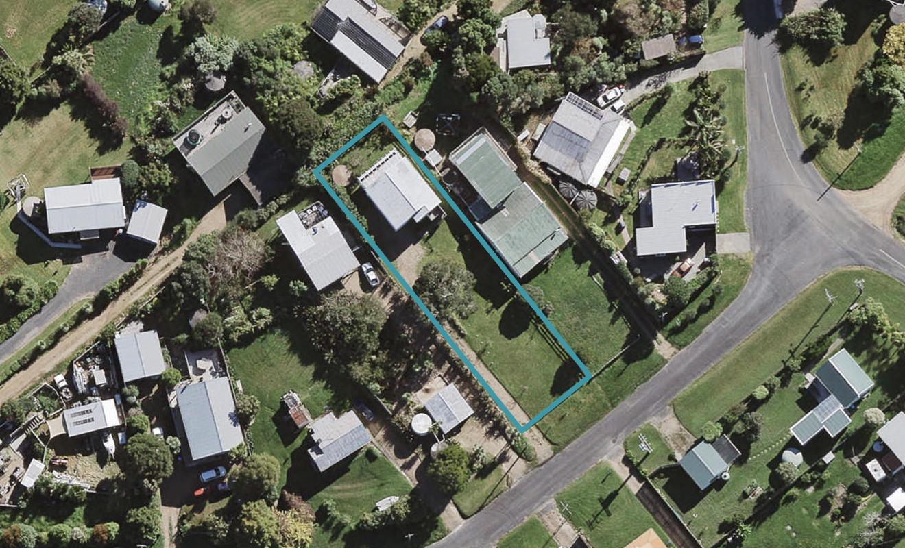 9 Marine View Road, Onetangi, Waiheke Island - Carousel 1