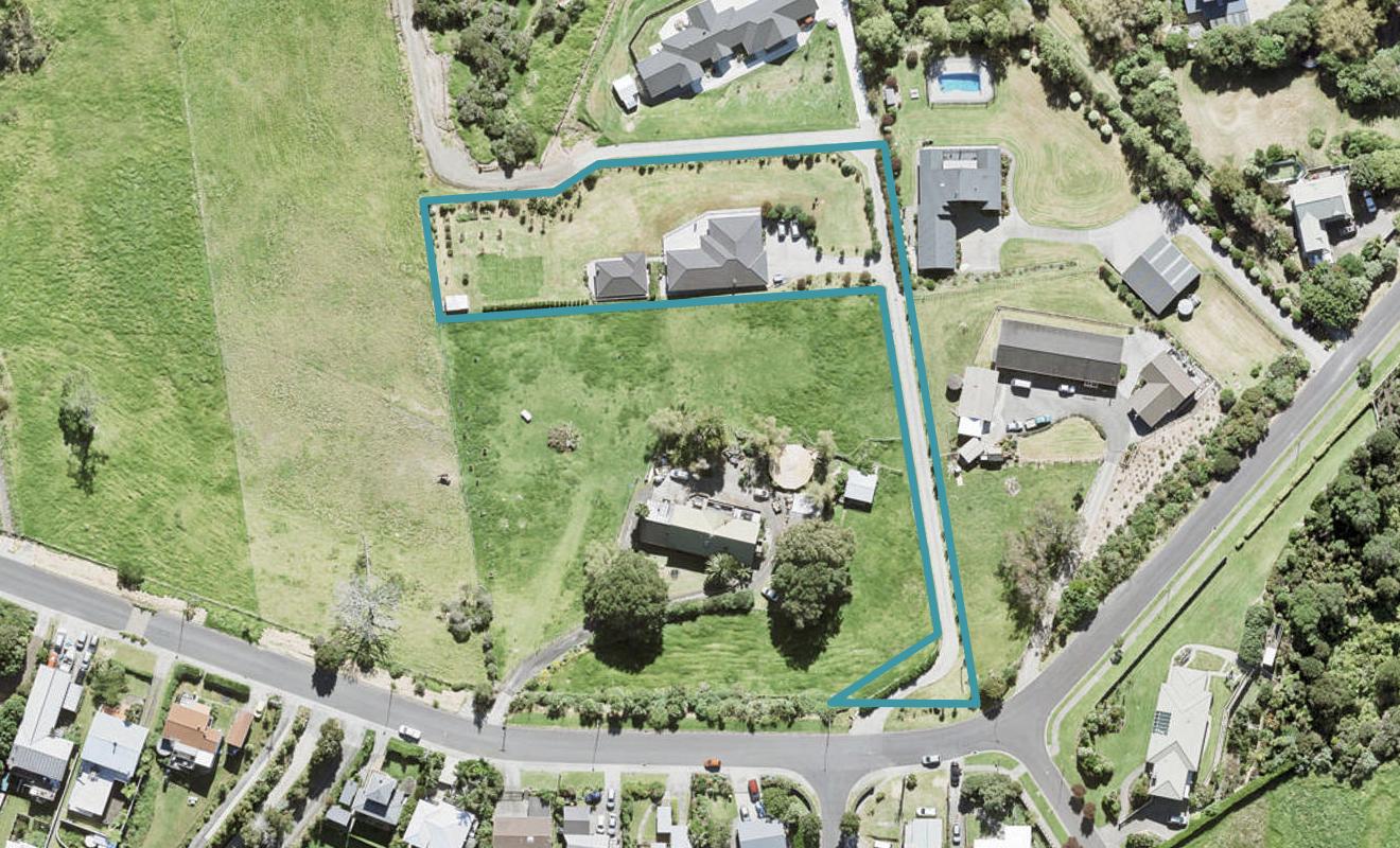 16 Roberts Road, Matakatia, Whangaparaoa - Carousel 1