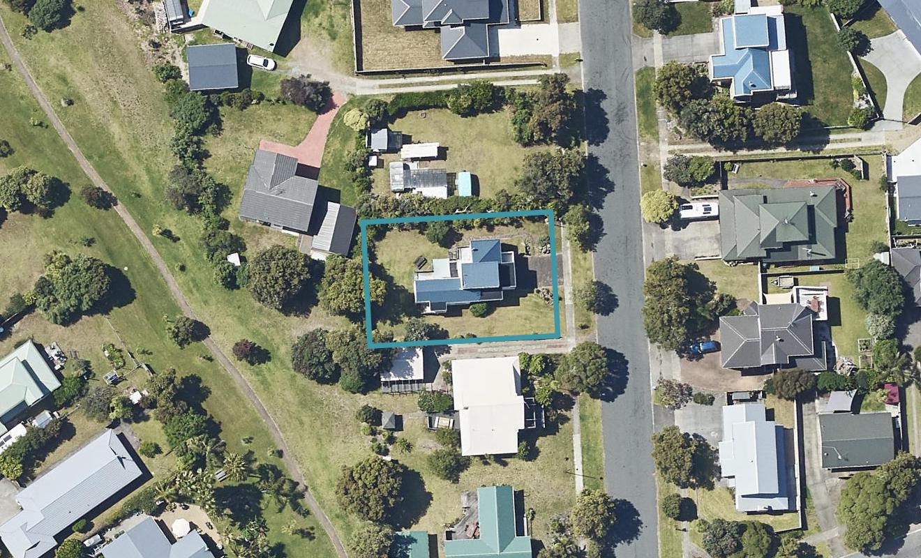 38 Papaunahi Road, Bowentown, Waihi Beach - Carousel 1