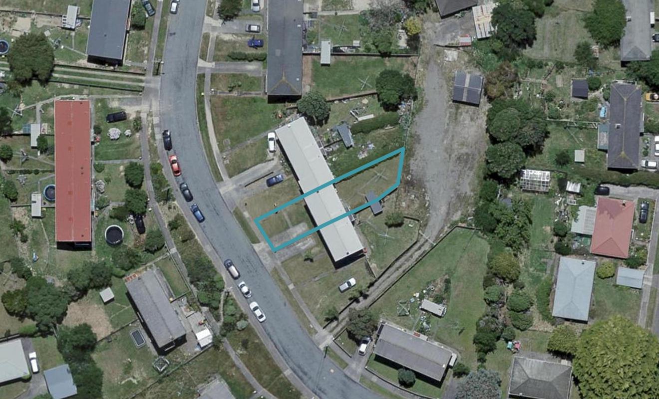 35 Roberts Street, Tawa, Wellington - Carousel 1