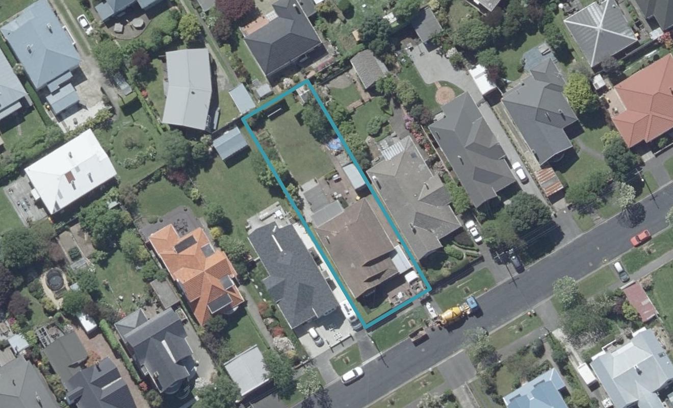 18 Sandringham Street, Saint Clair, Dunedin - Carousel 1