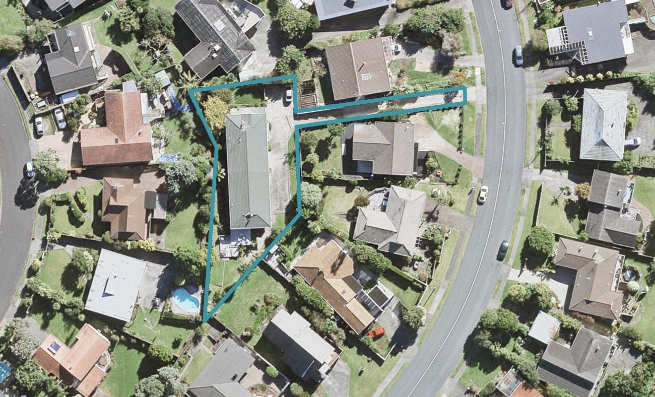 2/18 Stapleford Crescent, Browns Bay, Auckland - Carousel 1