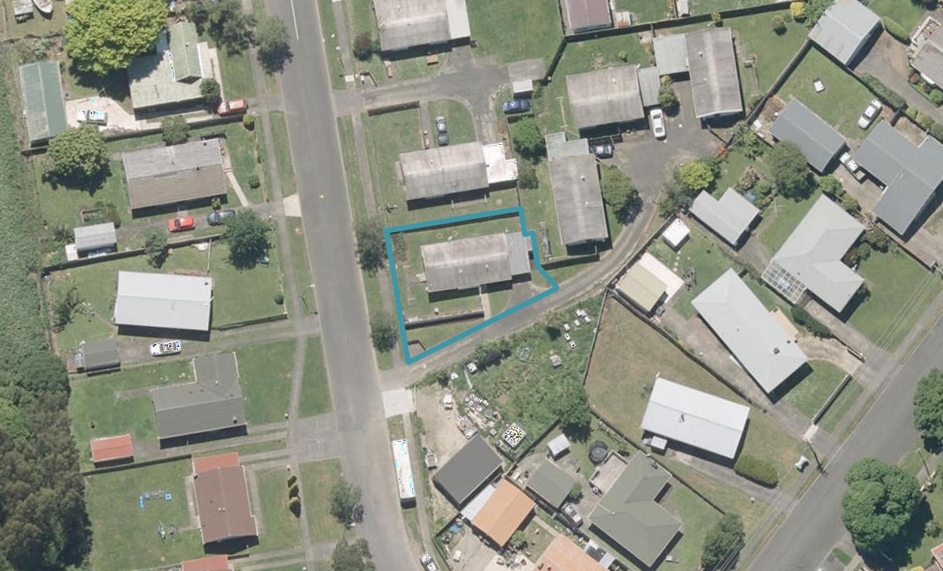 8 Savage Crescent, Aramoho, Whanganui - Carousel 1