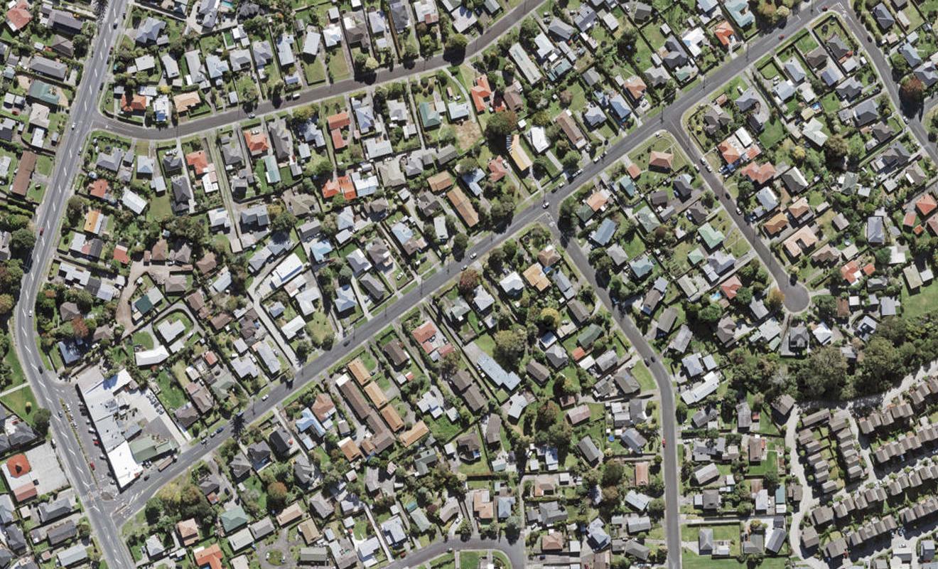 33 Roberts Road, Te Atatu South, Auckland - Carousel 1