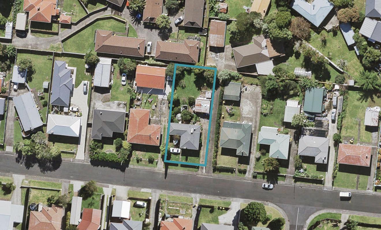 12 Glen Norman Avenue, Henderson, Auckland - Carousel 1