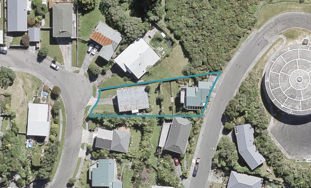 3/5 Honeysuckle Grove, Maungaraki, Lower Hutt - Carousel 1