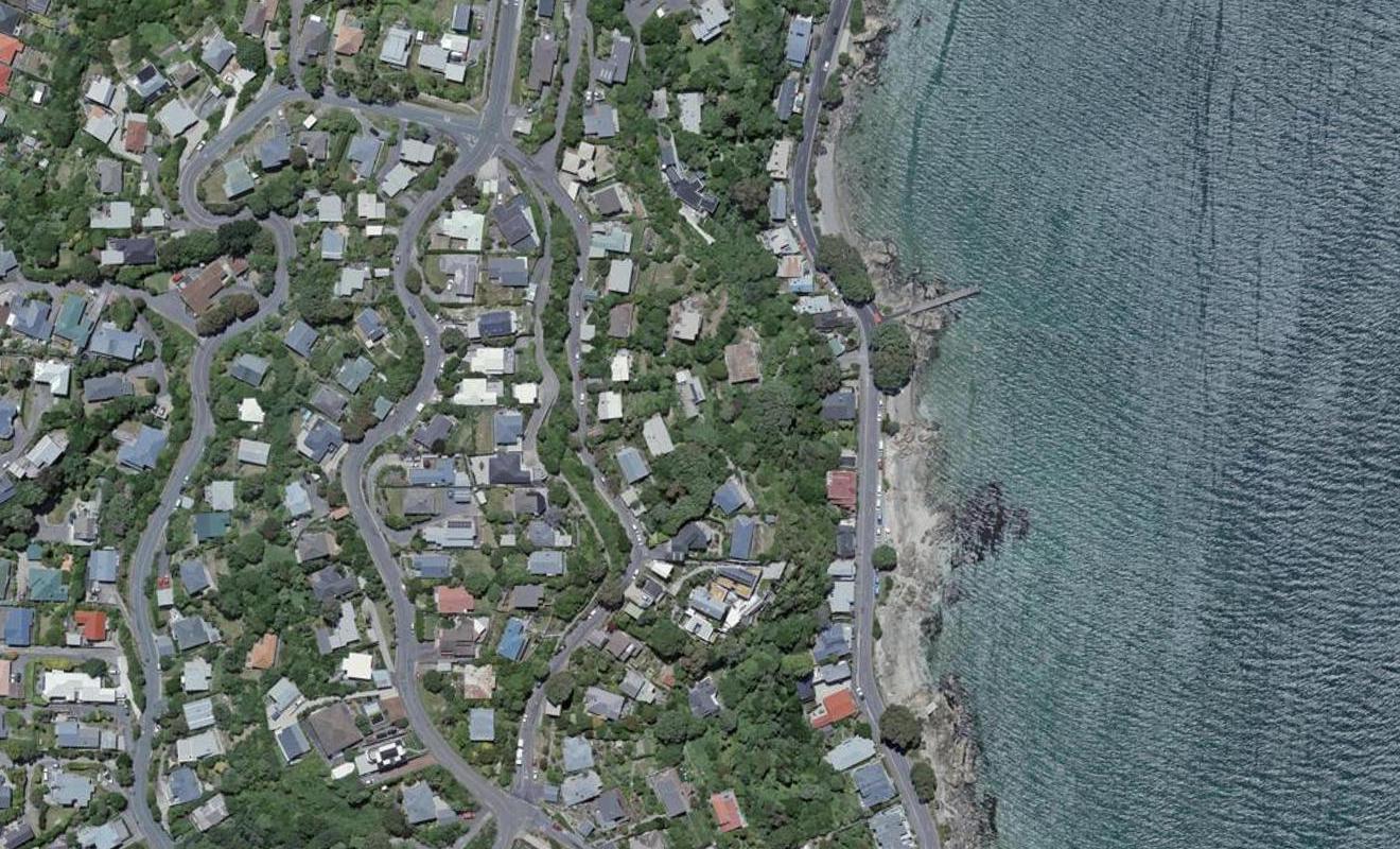 12 Onehunga Road, Karaka Bays, Wellington - Carousel 1