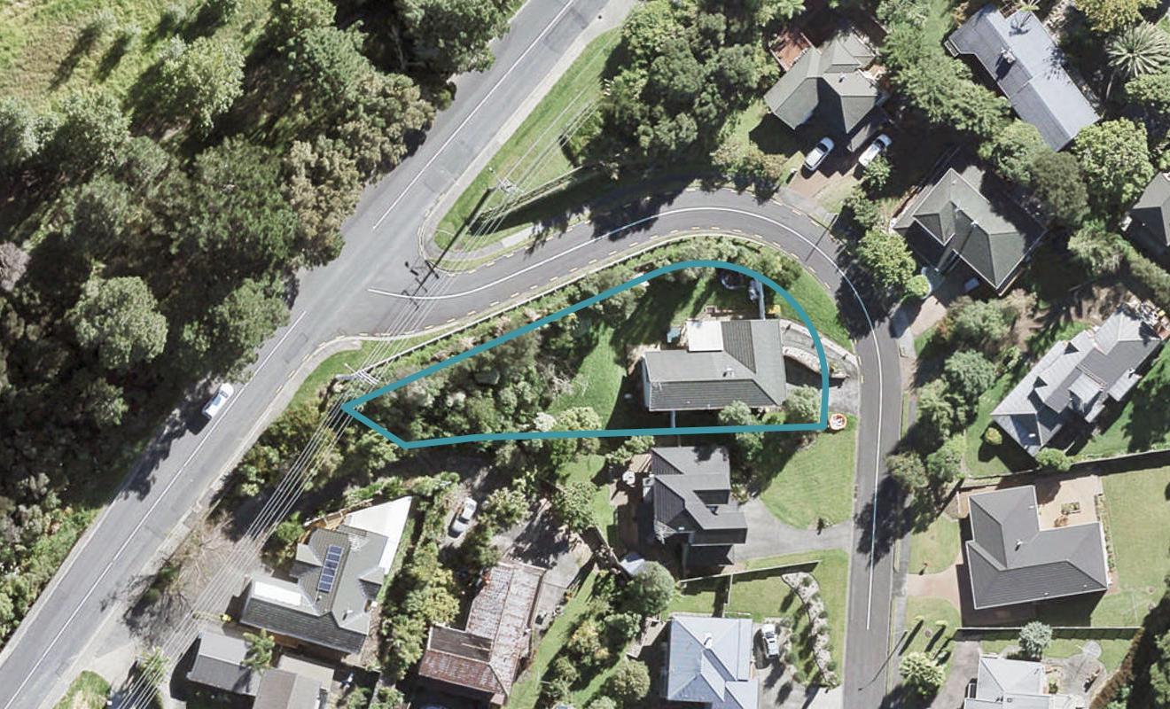 1 Highwood Grove, Torbay, Auckland - Carousel 1