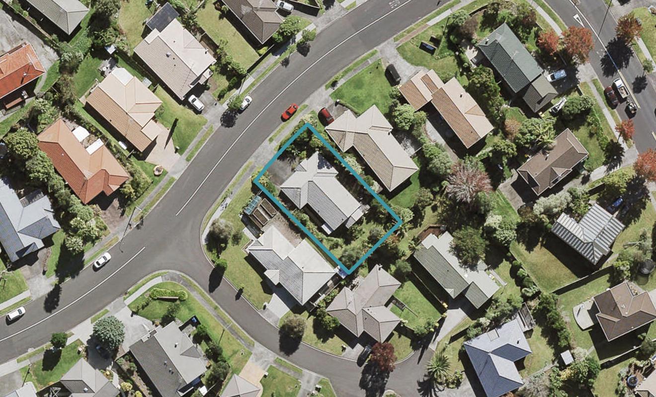 8 Bluebird Crescent, Unsworth Heights, Auckland - Carousel 1