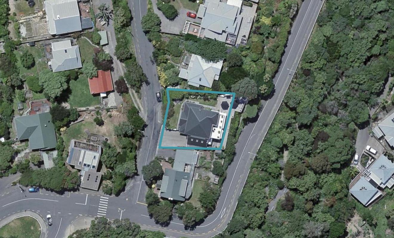 2 Nevay Road, Karaka Bays, Wellington - Carousel 1