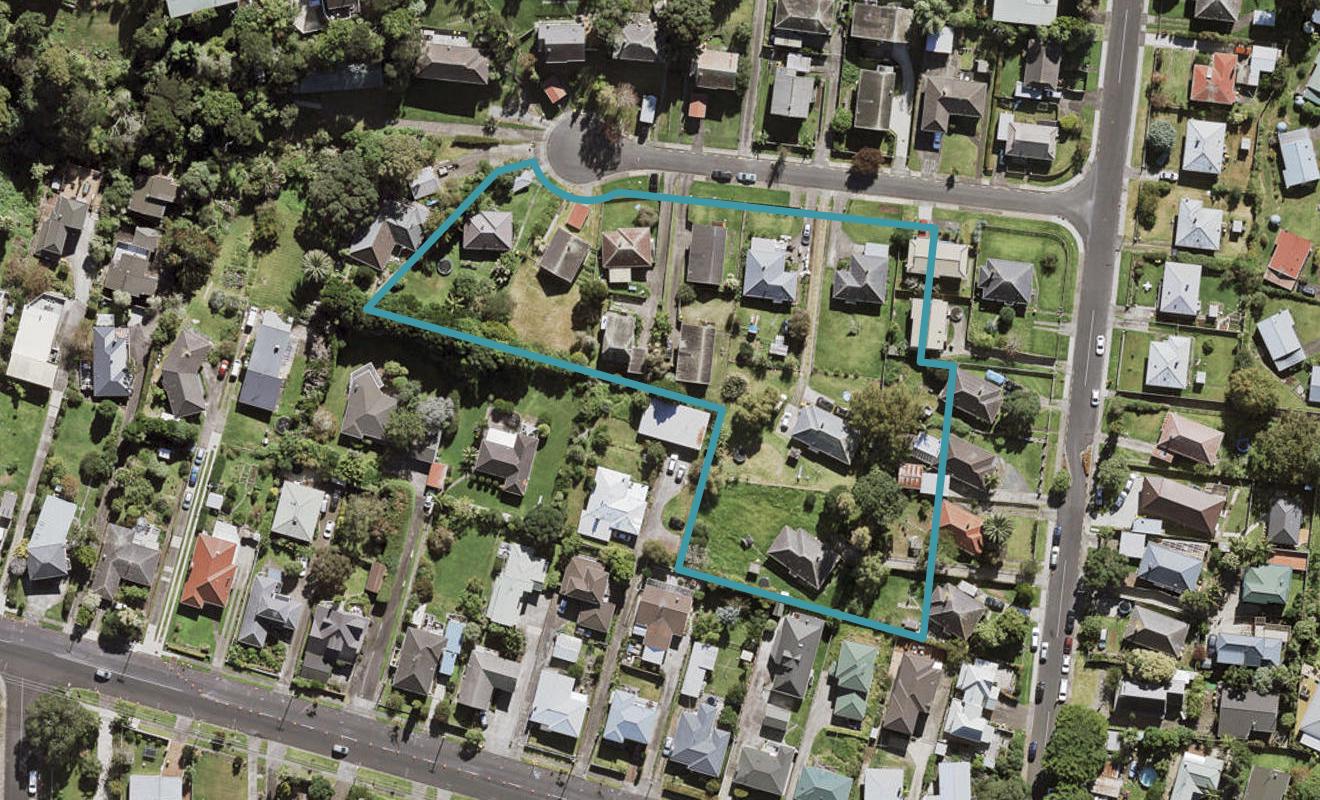 8 Kaka Street, Northcote, Auckland - Carousel 1