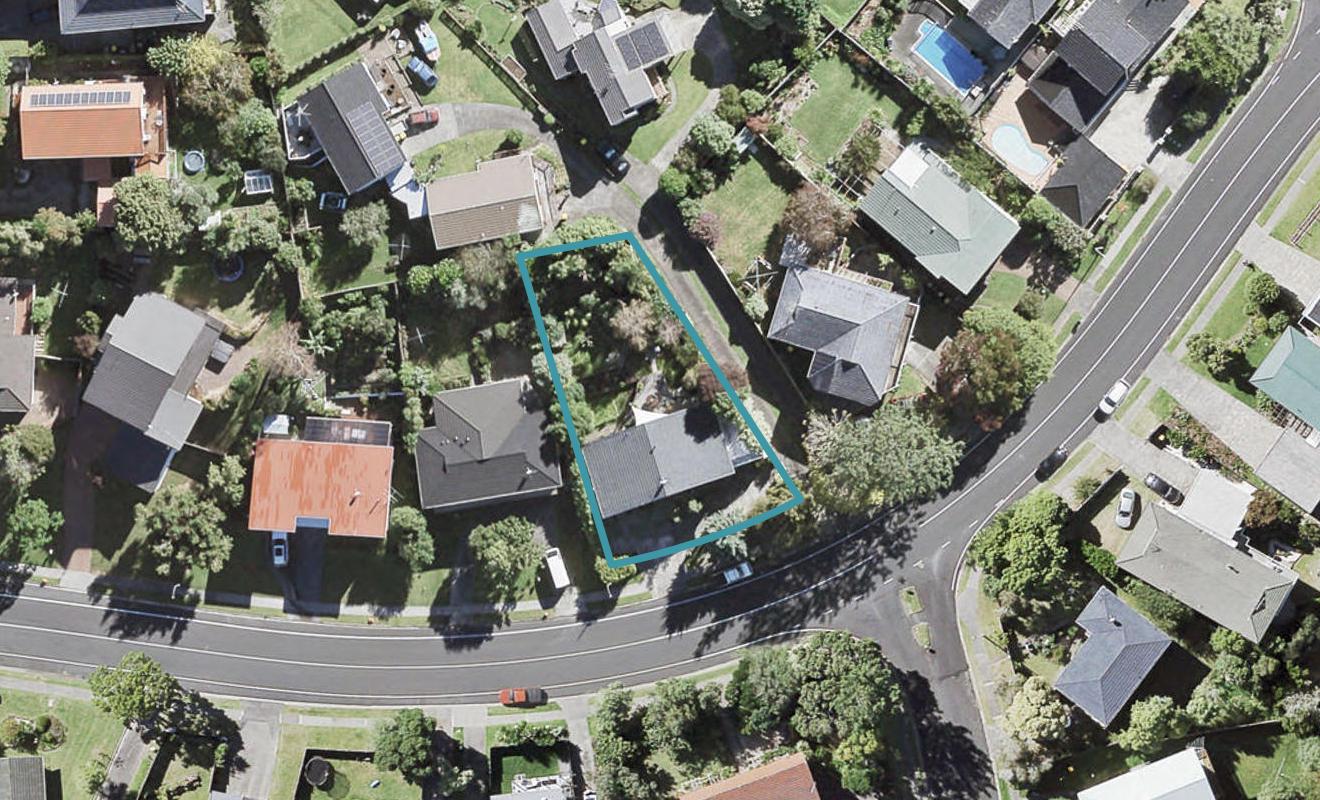 15 John Downs Drive, Browns Bay, Auckland - Carousel 1