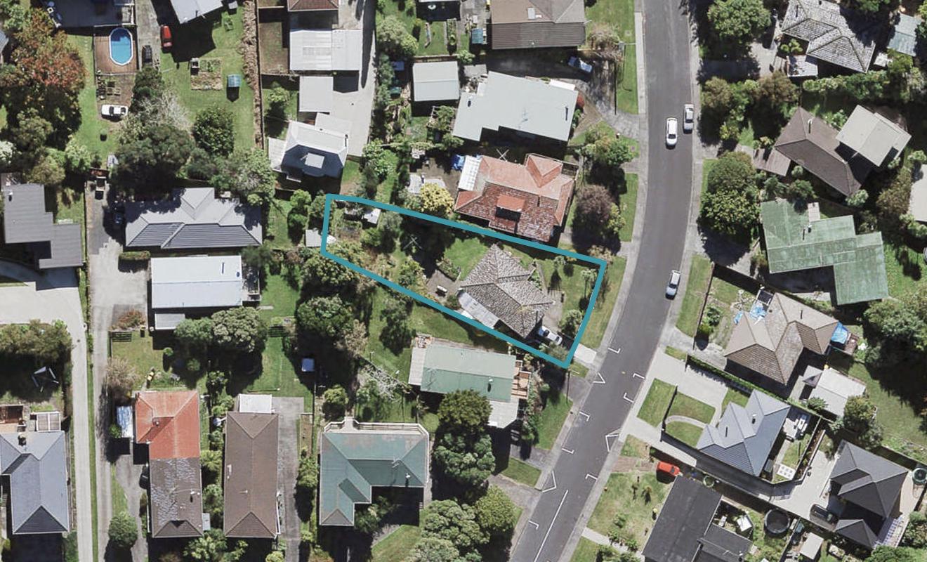 27 Finlow Drive, Te Atatu South, Auckland - Carousel 1
