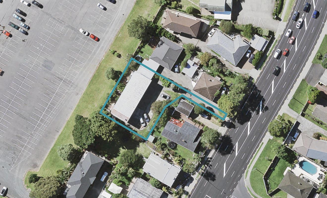 2/506 East Coast Road, Windsor Park, Auckland - Carousel 1