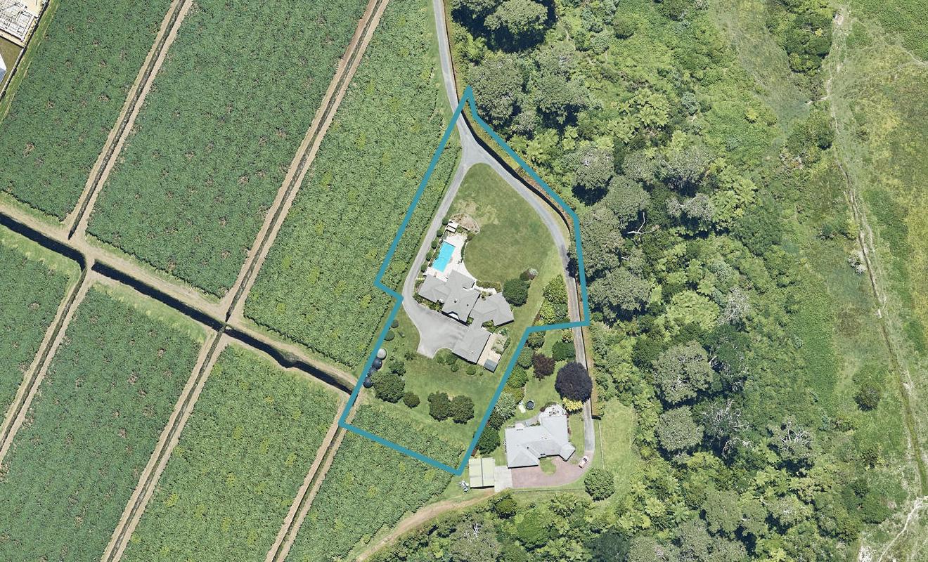 110 Inverness Drive, Pyes Pa, Tauranga - Carousel 1