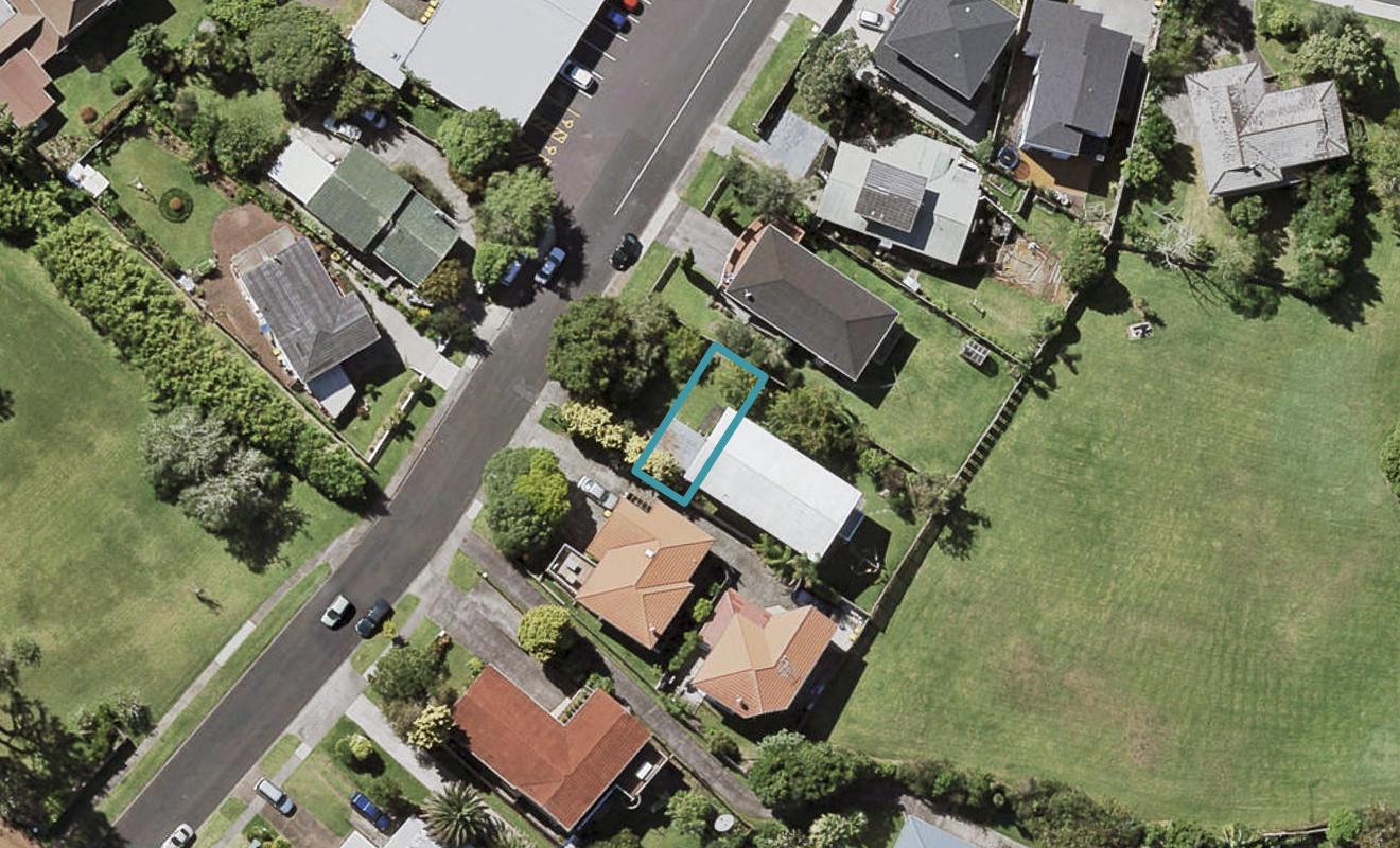 8B Grenada Avenue, Forrest Hill, Auckland - Carousel 1
