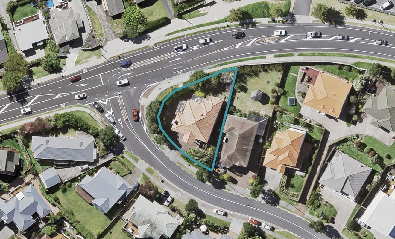 2 Graham Collins Drive, Windsor Park, Auckland - Carousel 1