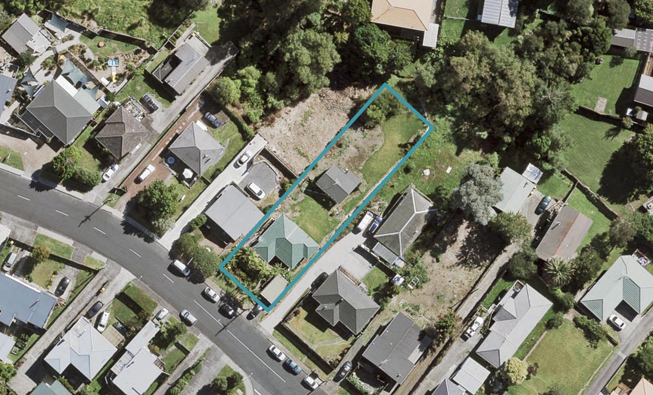 56 Awaroa Road, Sunnyvale, Auckland - Carousel 1