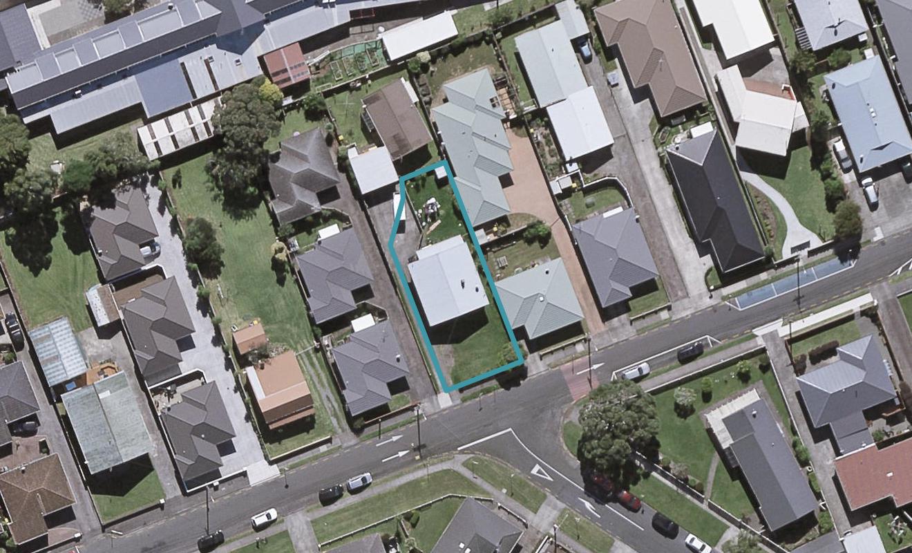 19 Clemow Road, Fitzroy, New Plymouth - Carousel 1