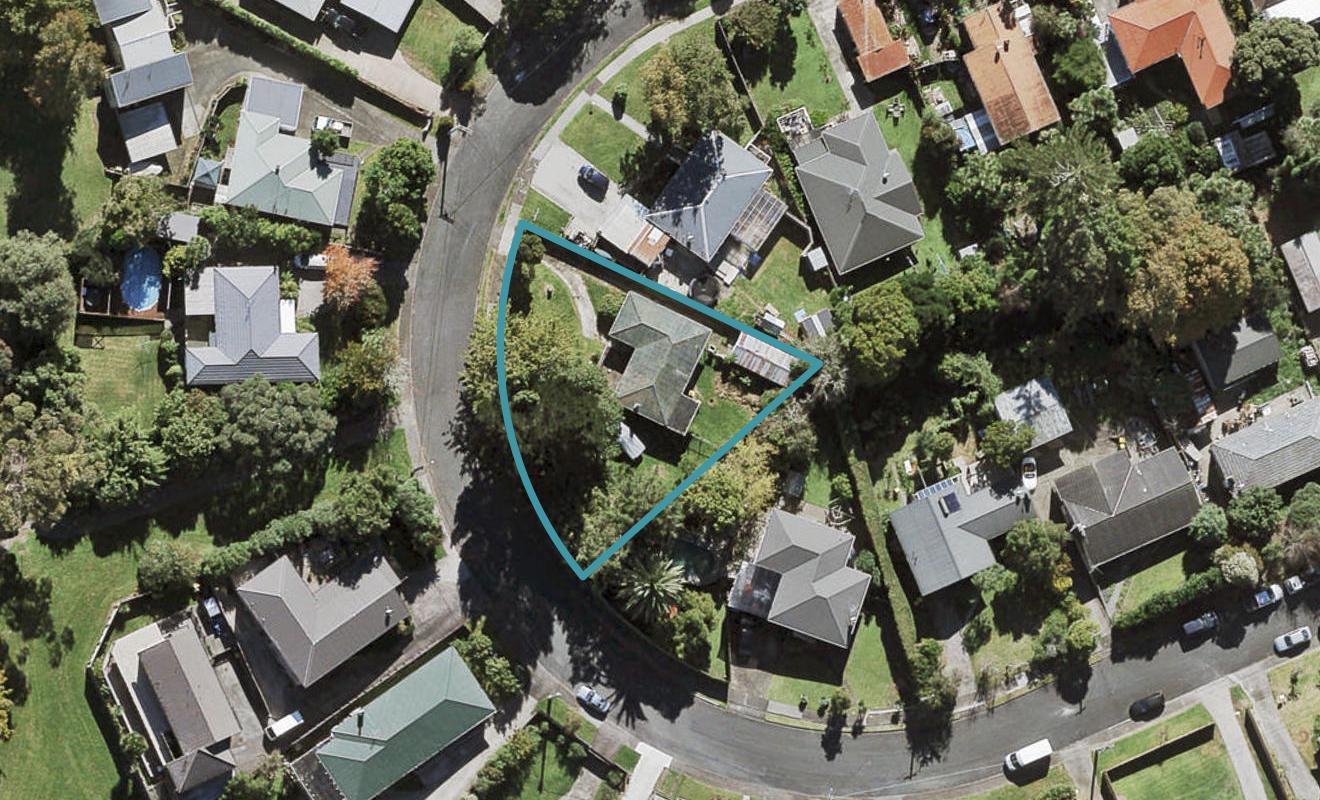 27 Sherwood Avenue, Te Atatu South, Auckland - Carousel 1