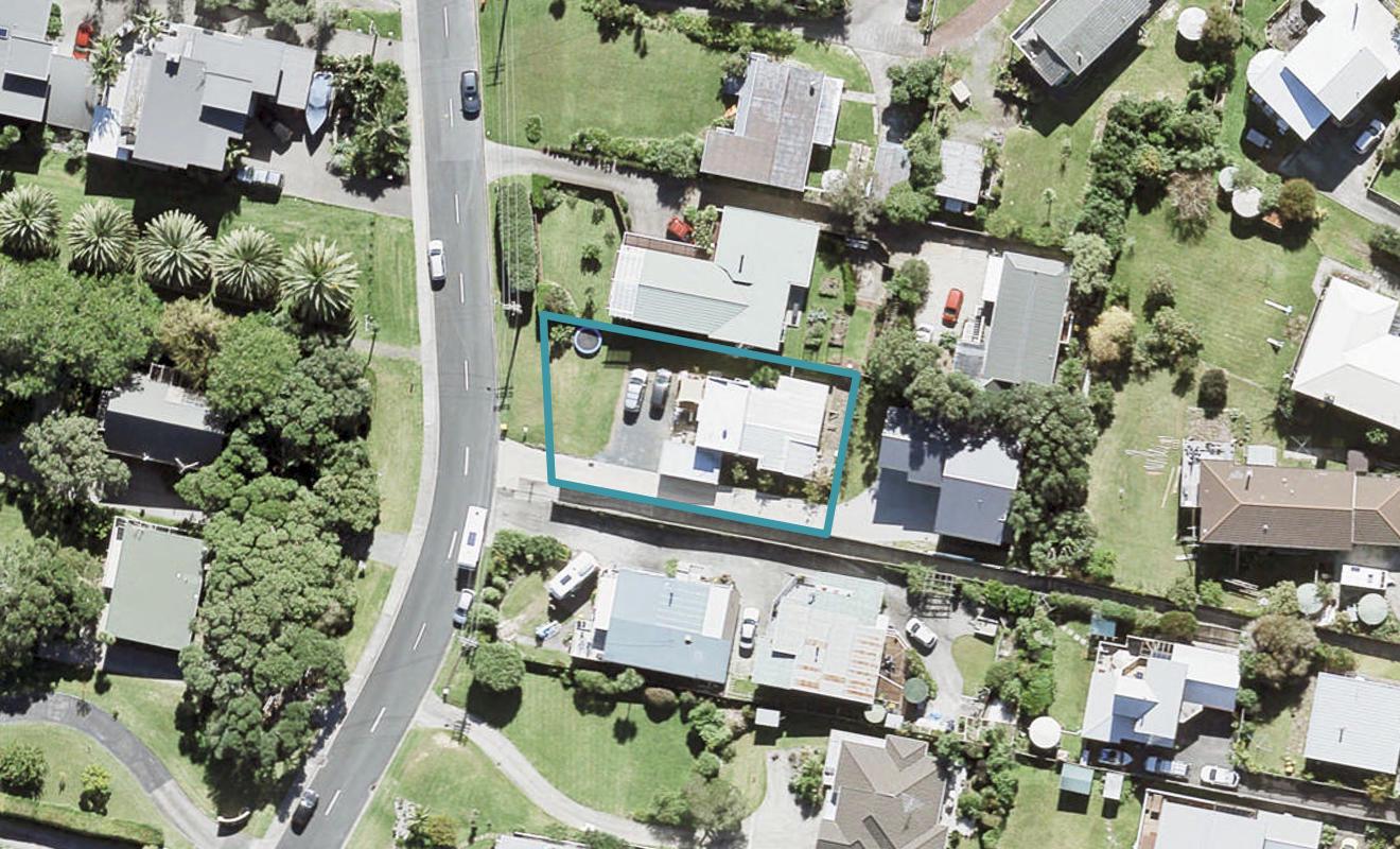 27 Tindalls Bay Road, Tindalls Beach, Whangaparaoa - Carousel 1