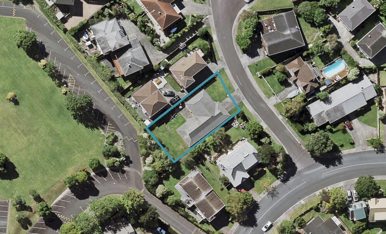4 Strabo Place, Windsor Park, Auckland - Carousel 1