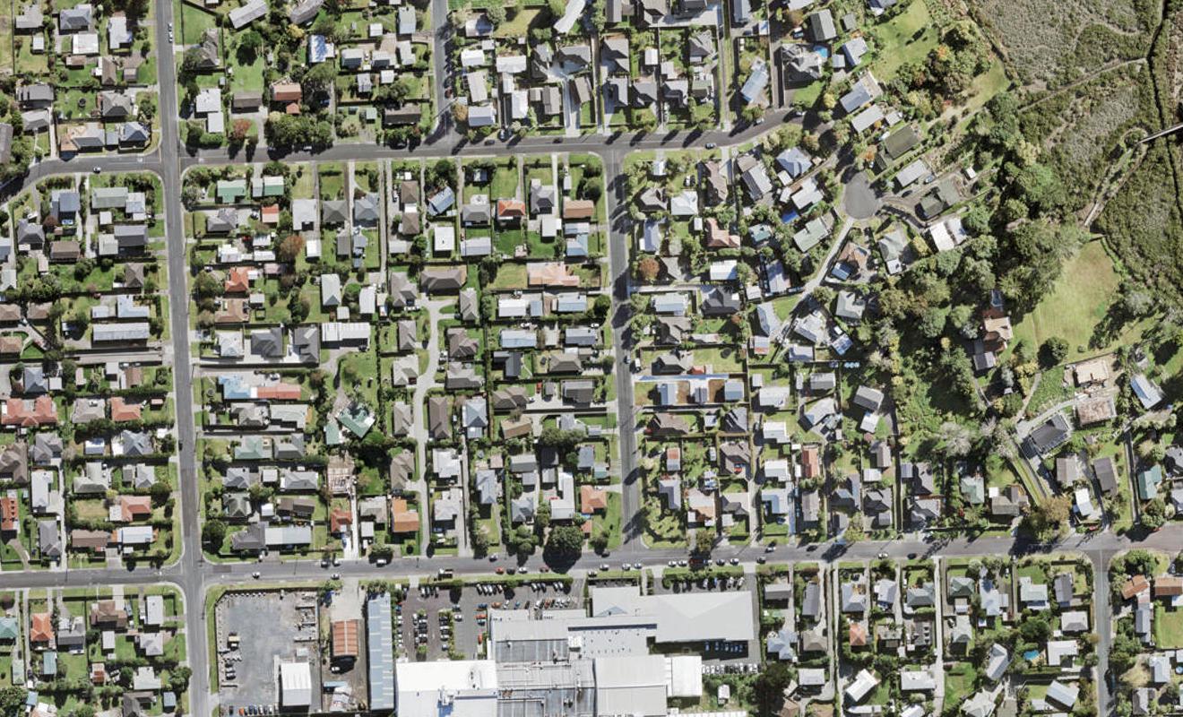6A Hikurangi Street, Te Atatu Peninsula, Auckland - Carousel 1