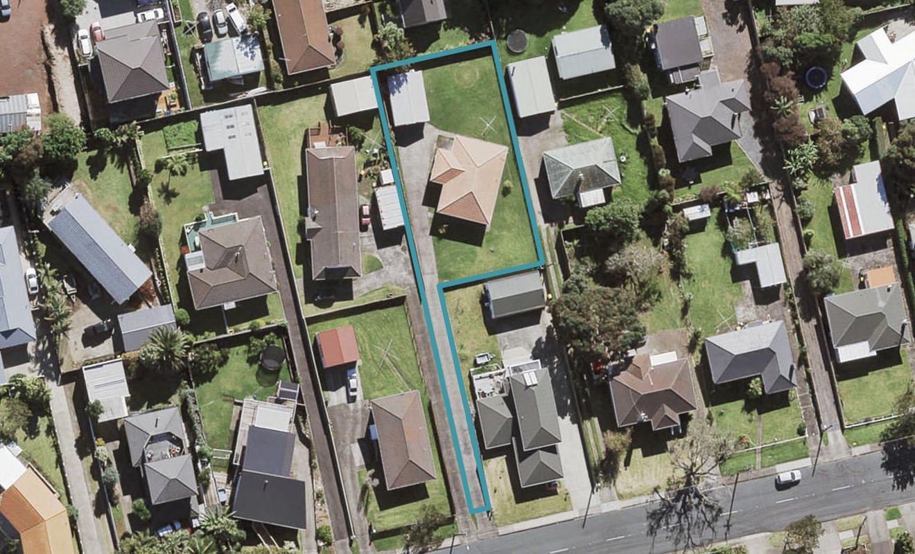 70 Taylor Road, Mangere Bridge, Auckland - Carousel 1