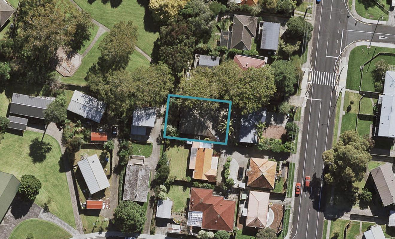 182A Lake Road, Northcote, Auckland - Carousel 1