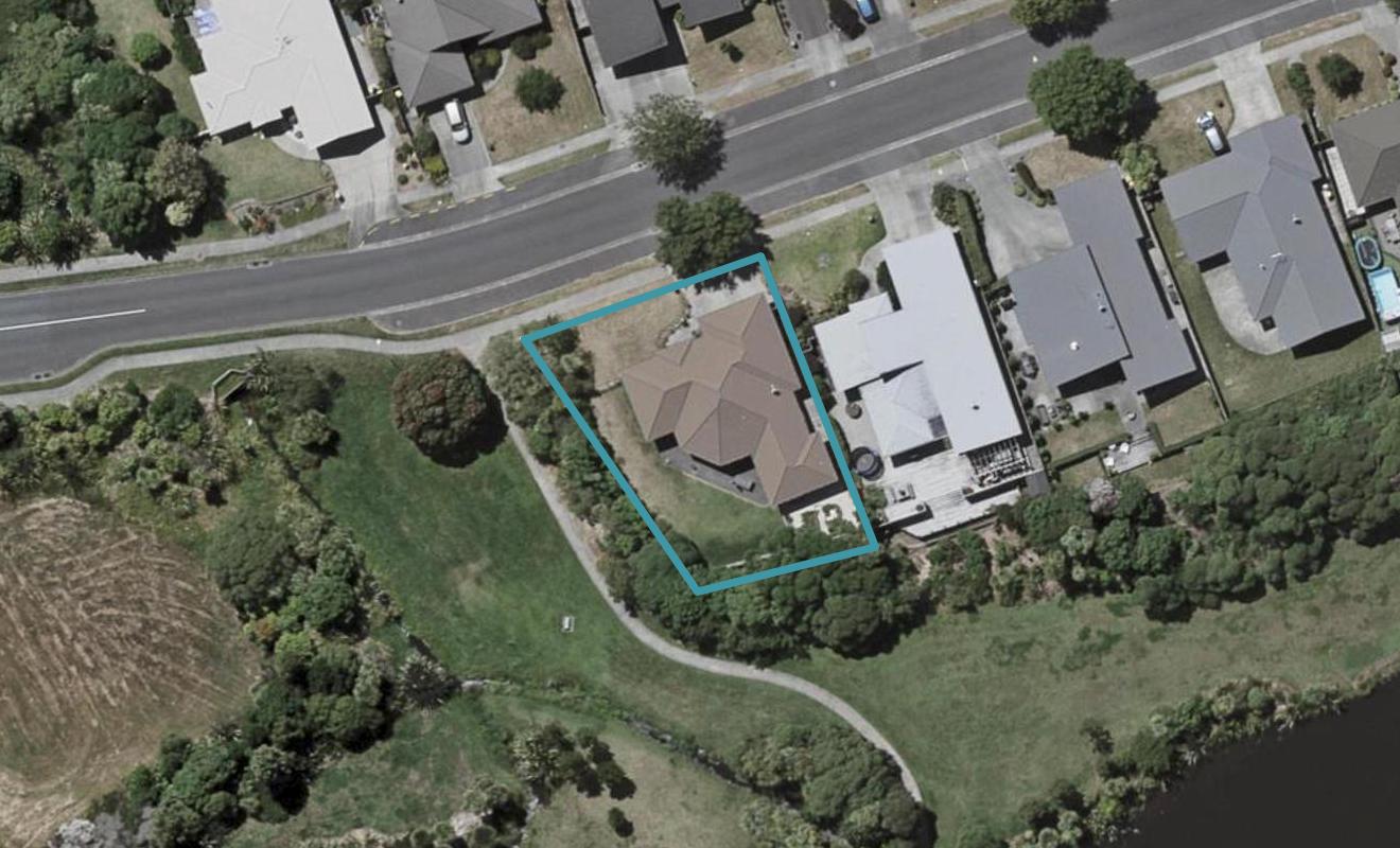 16 Waterstone Avenue, Paraparaumu - Carousel 1