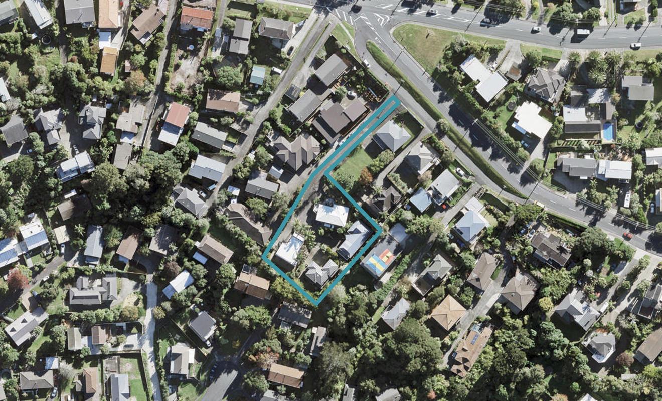 2/44 Carlisle Road, Browns Bay, Auckland - Carousel 1