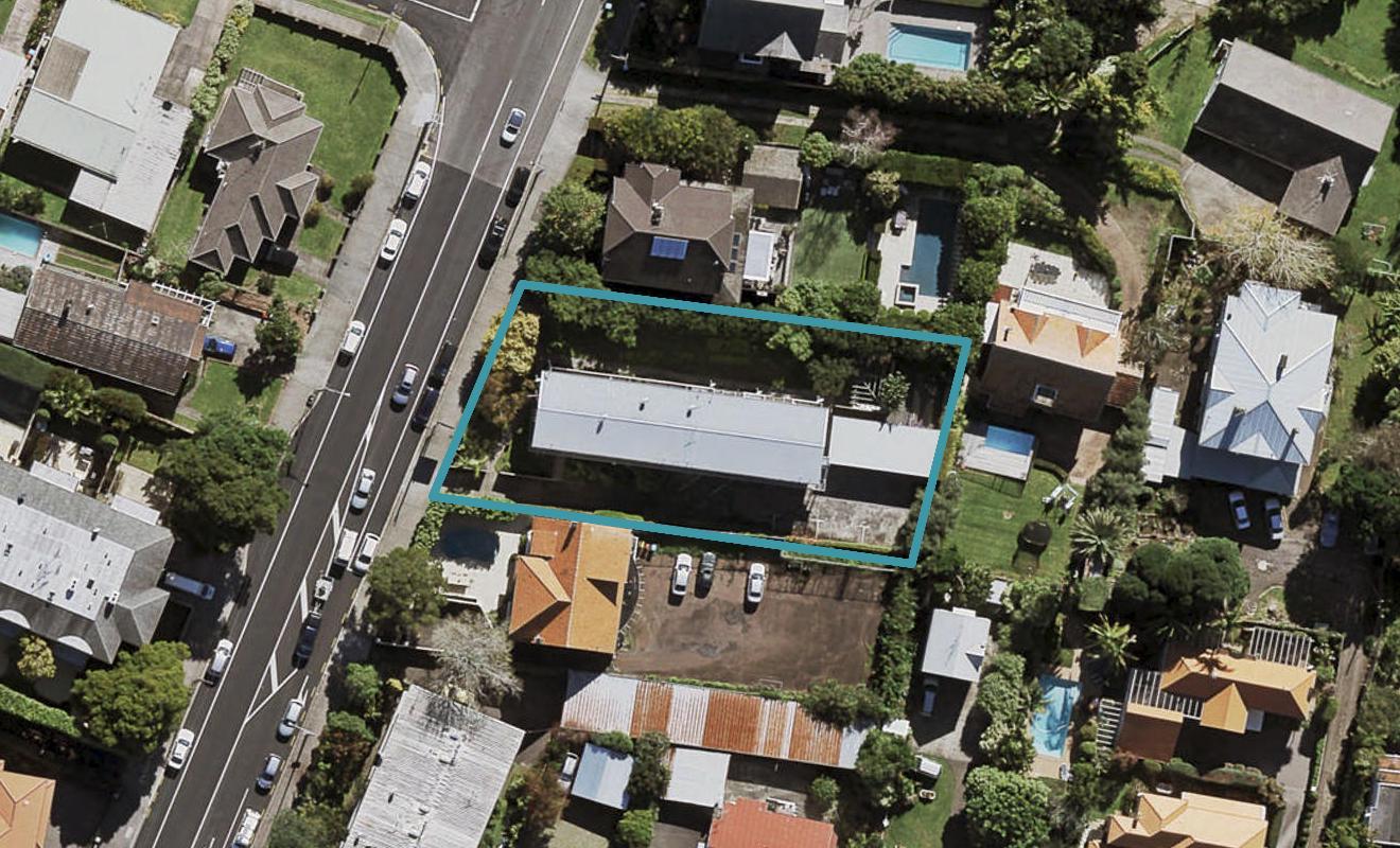 2/5 Orakei Road, Remuera, Auckland - Carousel 1