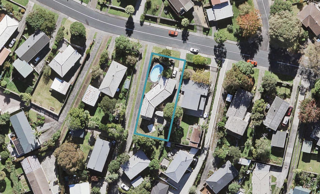 78 Lantana Road, Green Bay, Auckland - Carousel 1
