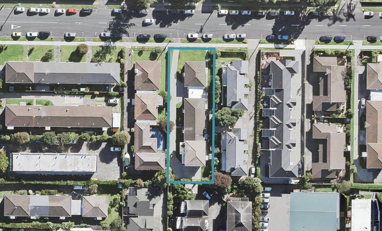 1/32 Inverness Road, Browns Bay, Auckland - Carousel 1