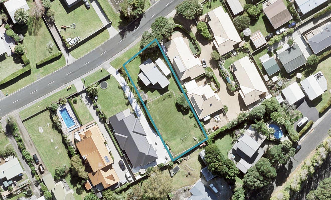 8 Laurence Street, Manly, Whangaparāoa - Carousel 1