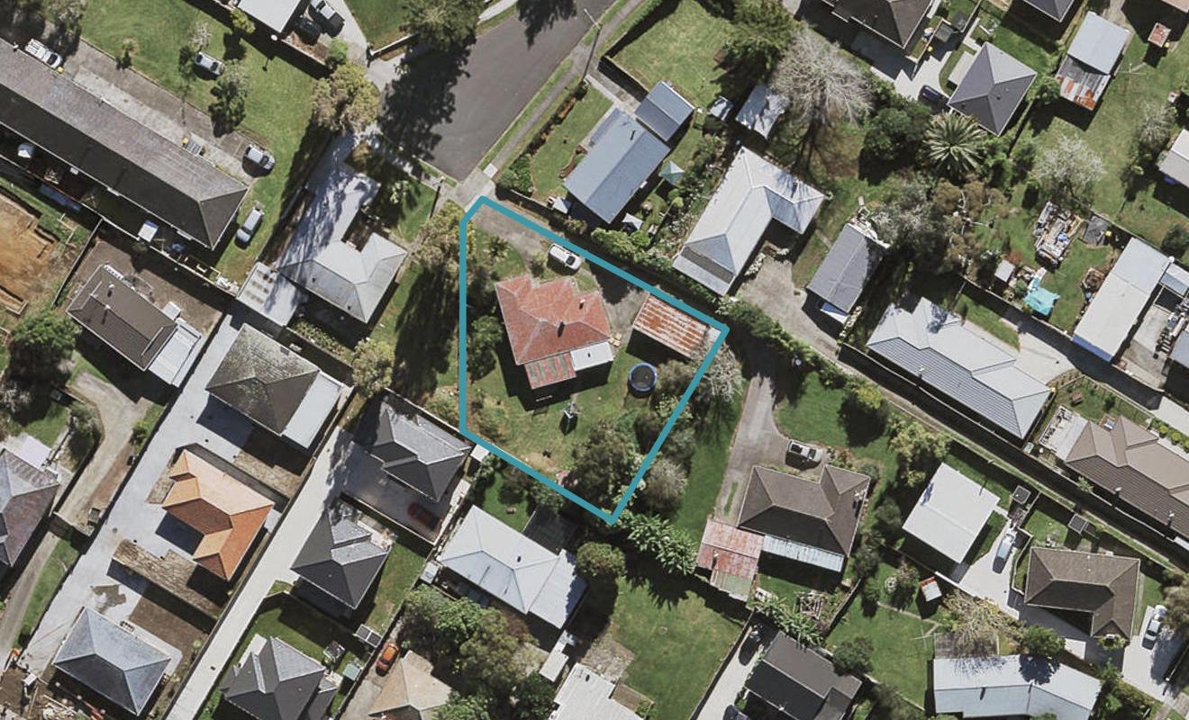 16 Mcburney Place, Mangere East, Auckland - Carousel 1