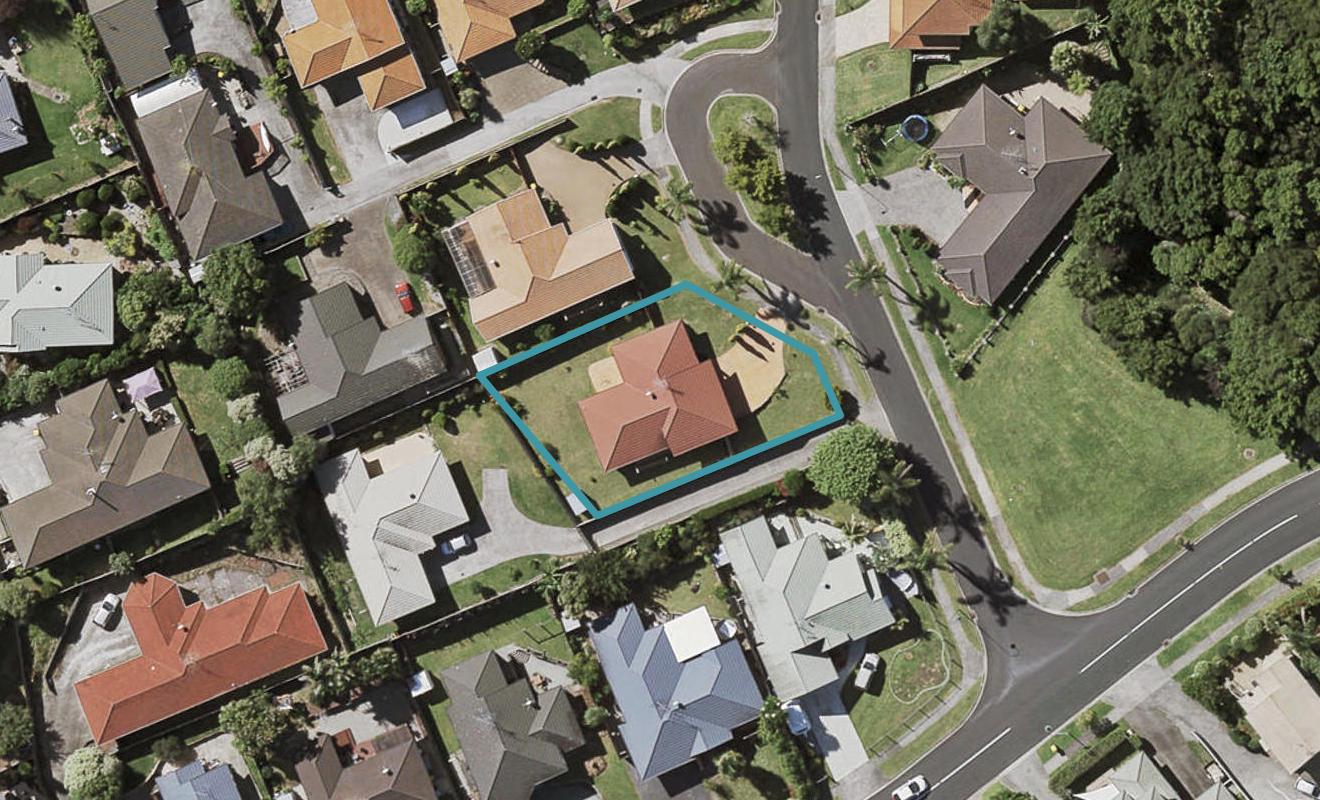 6 Piper Place, Goodwood Heights, Auckland - Carousel 1