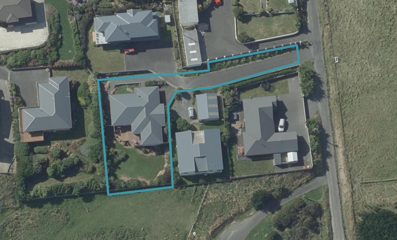 10 Hilton Road, Highcliff, Dunedin - Carousel 1
