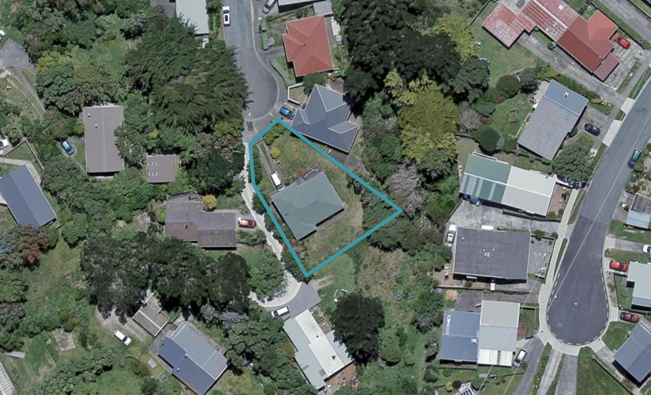 15 Lomond Street, Newlands, Wellington - Carousel 1