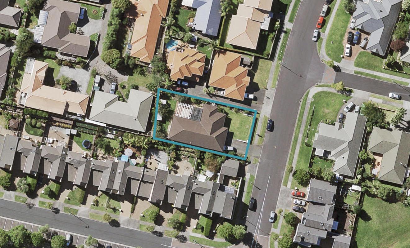 11 Faldo Drive, Golflands, Auckland - Carousel 1