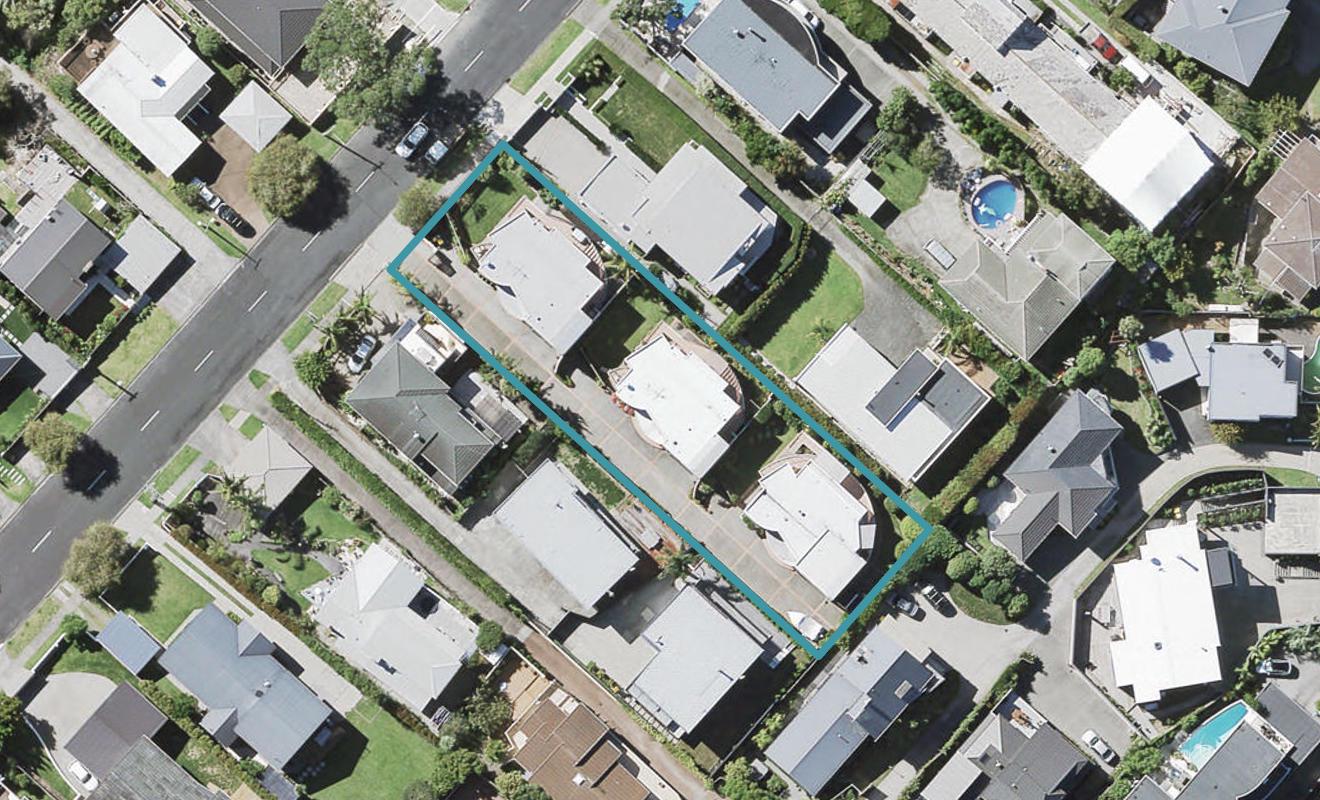 2/67 Castor Bay Road, Castor Bay, Auckland - Carousel 1