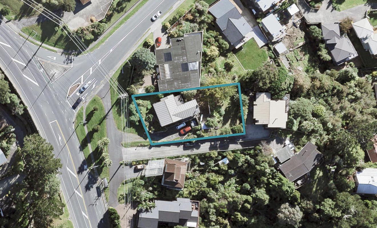 925 East Coast Road, Northcross, Auckland - Carousel 1