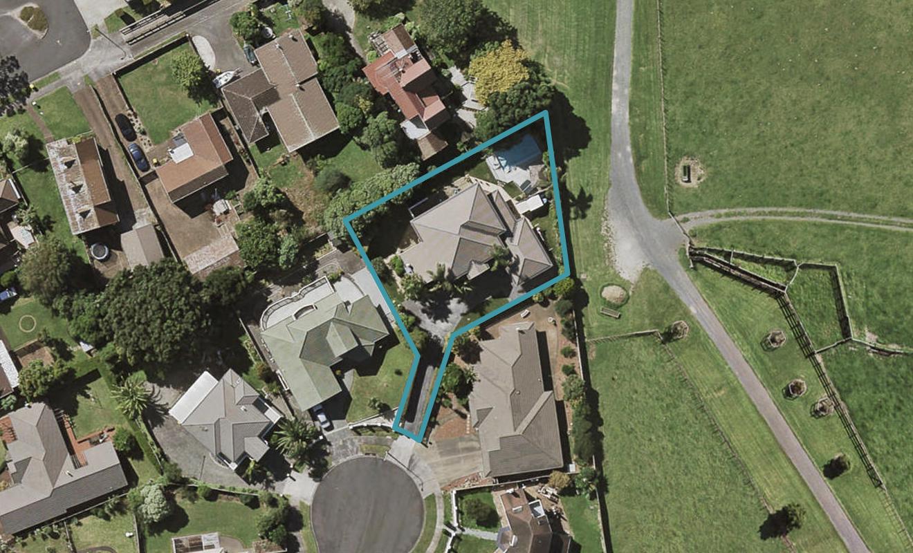7 Serl Place, Goodwood Heights, Auckland - Carousel 1