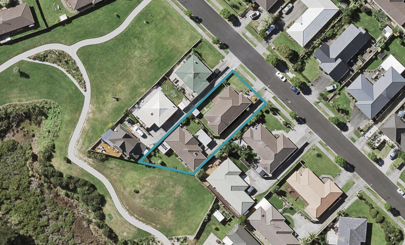 1/64 Frank Nobilo Drive, Golflands, Auckland - Carousel 1
