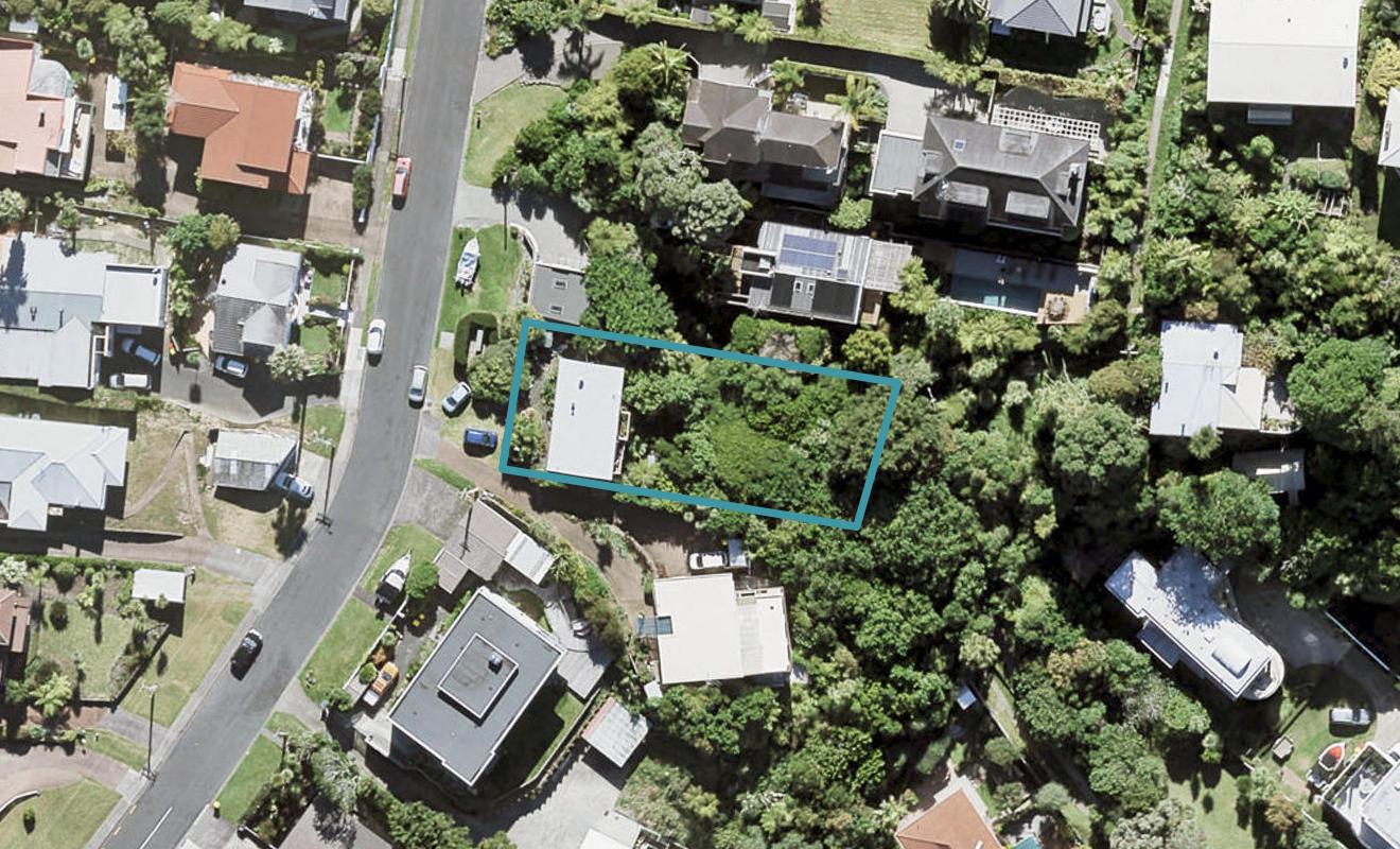 31 Oban Road, Browns Bay, Auckland - Carousel 1