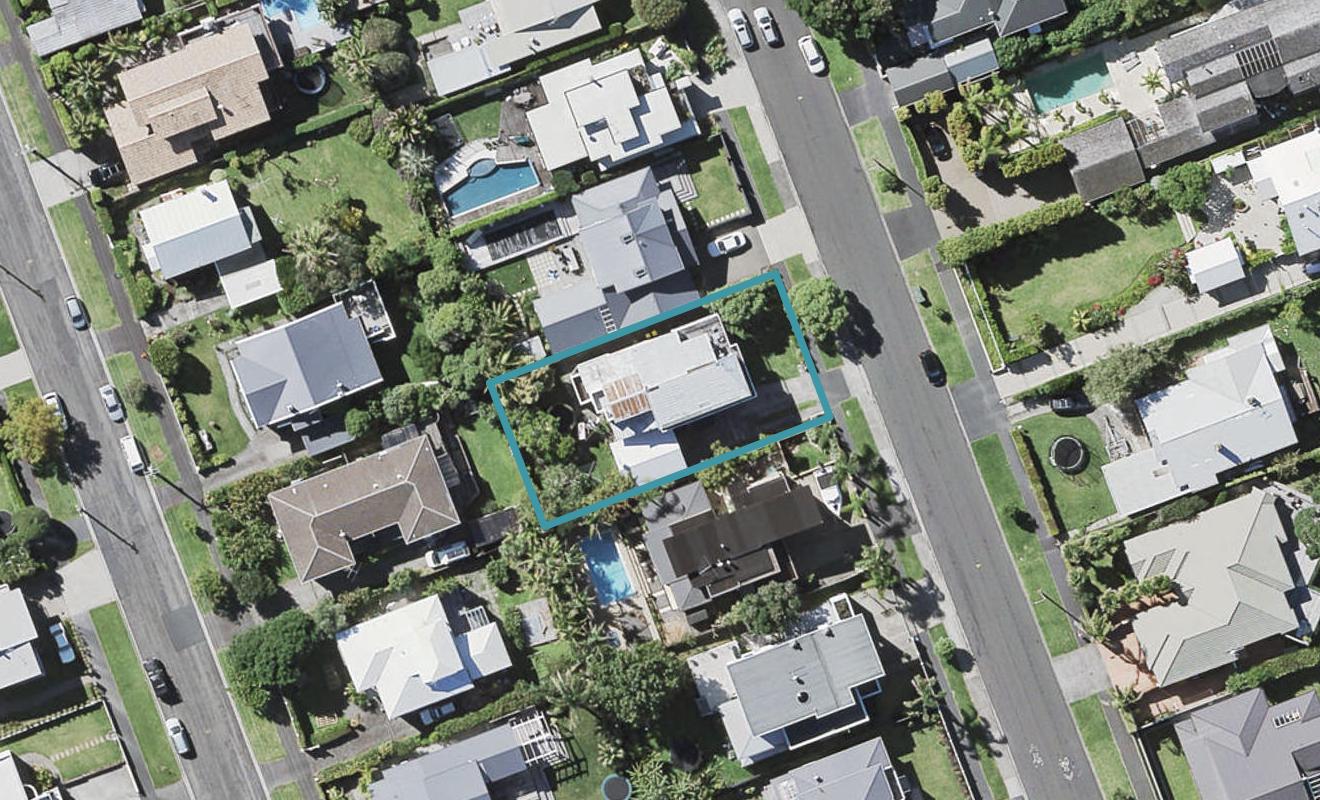 17 Hamana Street, Narrow Neck, Auckland - Carousel 1