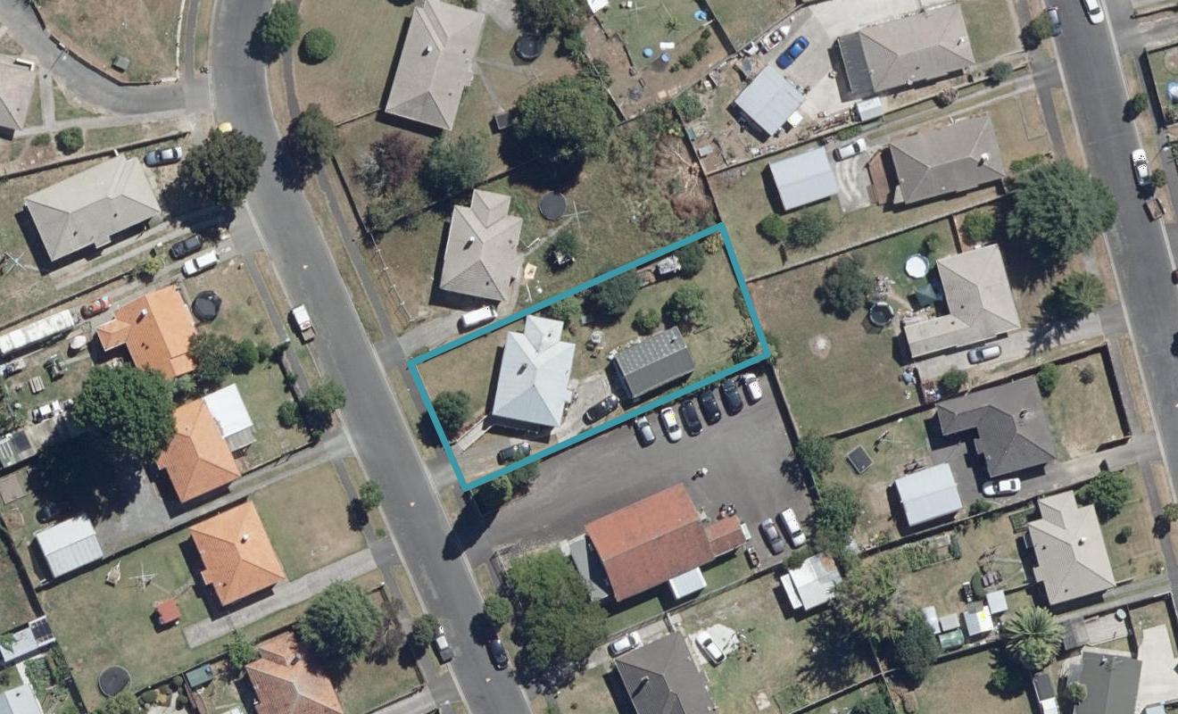 12 Ross Crescent, Fairfield, Hamilton - Carousel 1