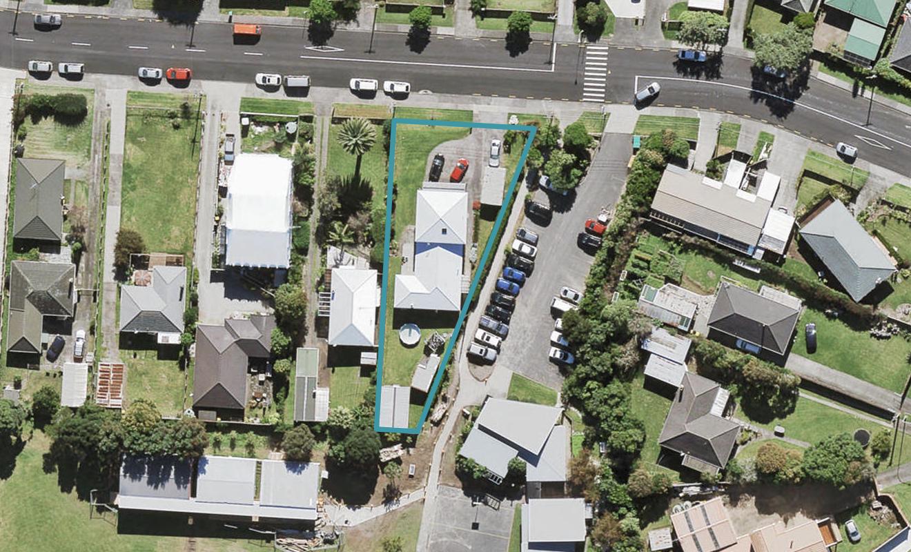 4 Kotuku Street, Te Atatu Peninsula, Auckland - Carousel 1