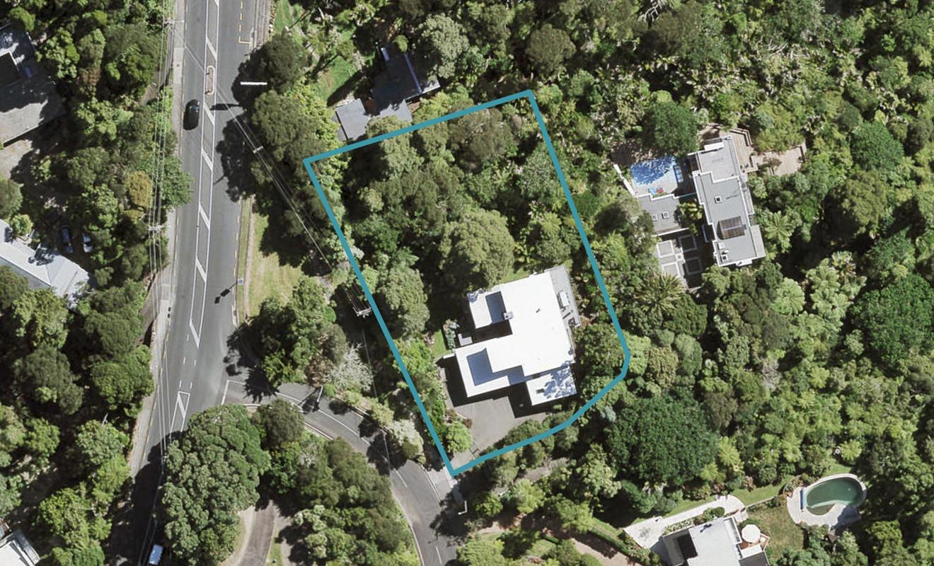 4 Park Road, Titirangi, Auckland - Carousel 1
