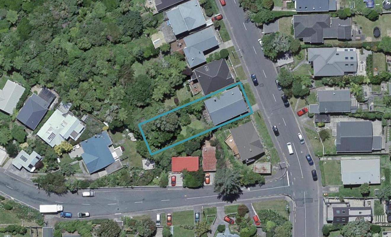 9 Pembroke Road, Northland, Wellington - Carousel 1
